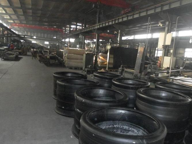 生产销售 900-20人字挖掘机轮胎厂家直销挖机9.00-20工程轮胎
