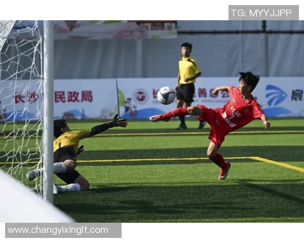 踢足球几声的乐趣与激情在绿茵场上绽放的瞬间